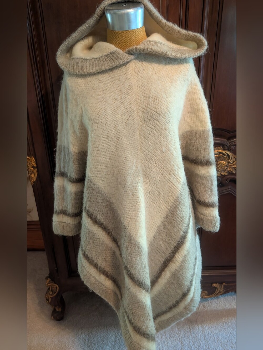 Vintage Hilda Ltd Iceland 100% Pure Wool Poncho Sweater One Size